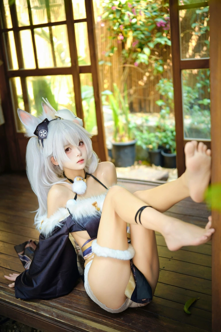 九柒喵《拉菲兔兔城主》主题写真：60张全套美图