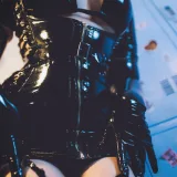 阿半今天很开心《黑暗护士》主题写真：98张全套美图，含2个视频