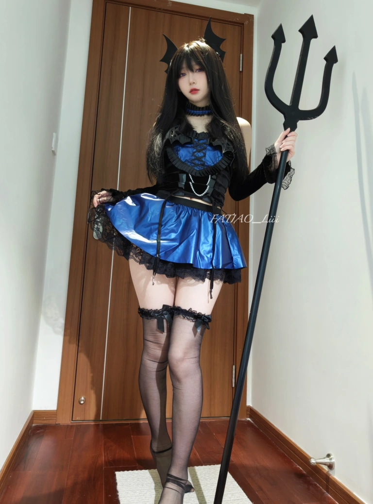 迷之呆梨《Fantia 2024年10月会员合集（8期）》主题写真：141张全套美图，含2个视频