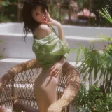 桃良阿宅《绿意》主题写真：23张全套美图