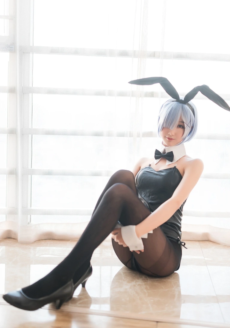 木棉棉《蕾姆兔女郎》主题写真：60张全套美图