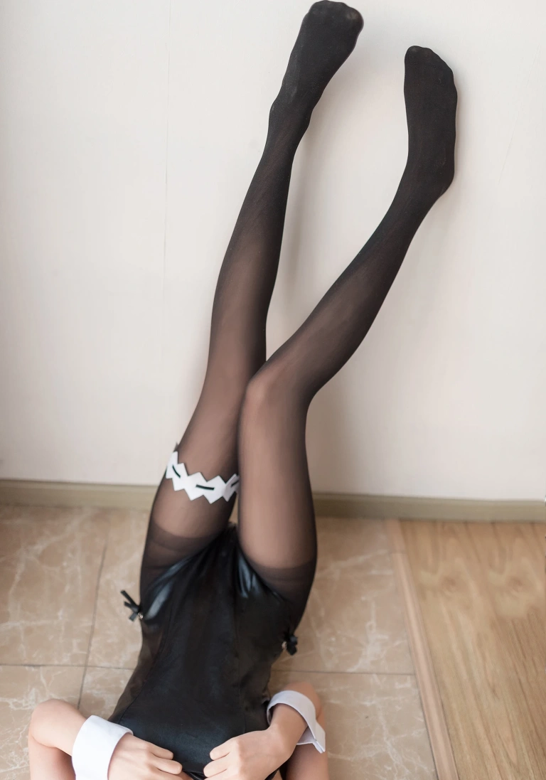 木棉棉《蕾姆兔女郎》主题写真：60张全套美图