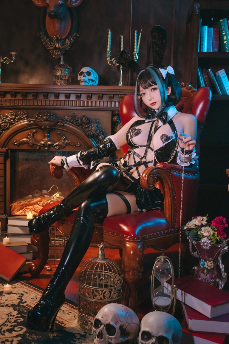 日奈娇(椎名莜)《万圣恶魔皮衣》主题写真：66张全套美图