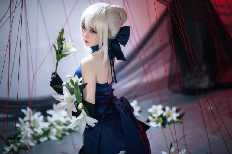 焖焖碳《FGO 黑Saber三破礼服》主题写真：30张全套美图