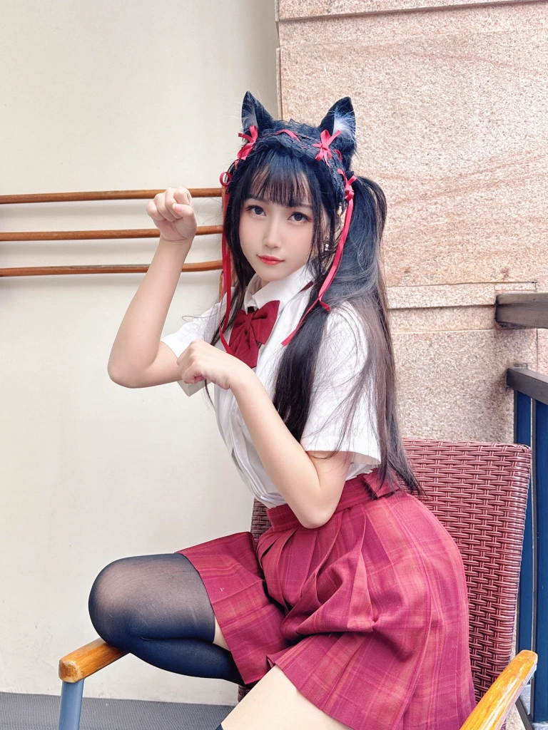 不呆猫《温泉双马尾JK》主题写真：22张全套美图，含1个视频