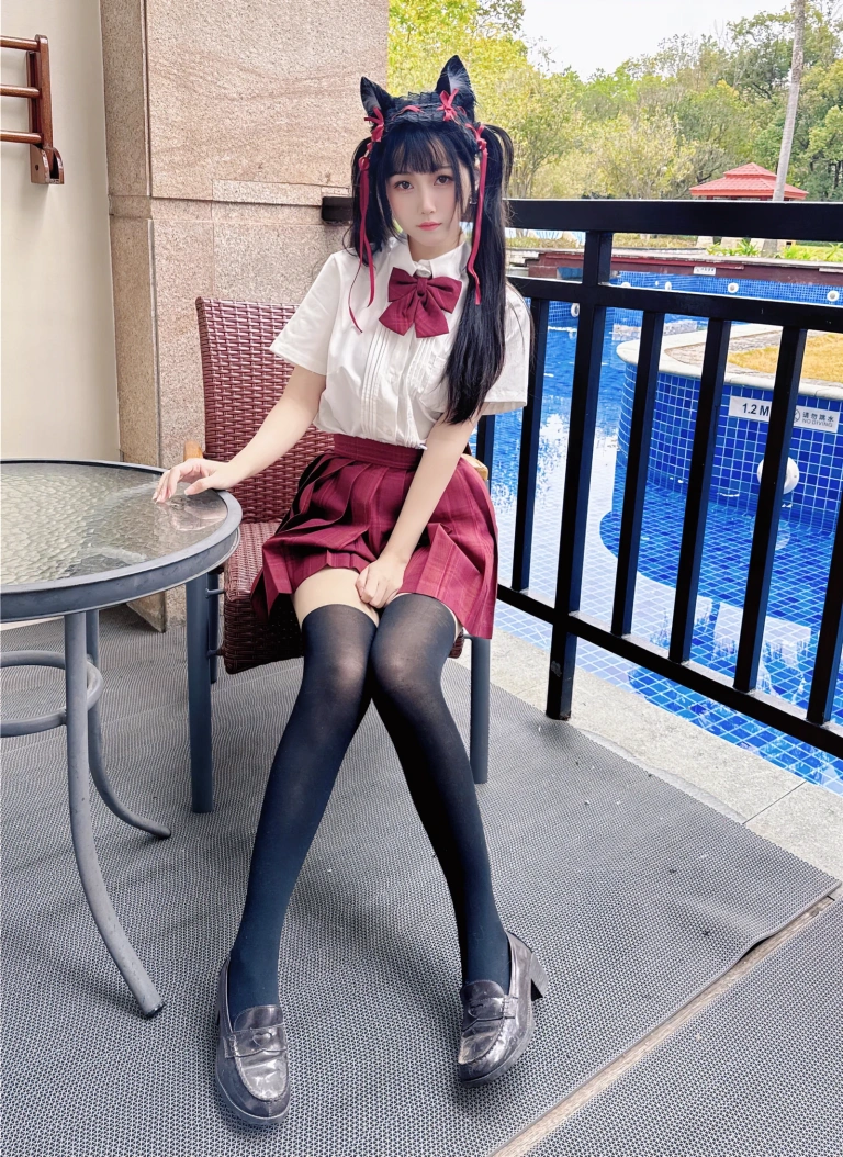 不呆猫《温泉双马尾JK》主题写真：22张全套美图，含1个视频
