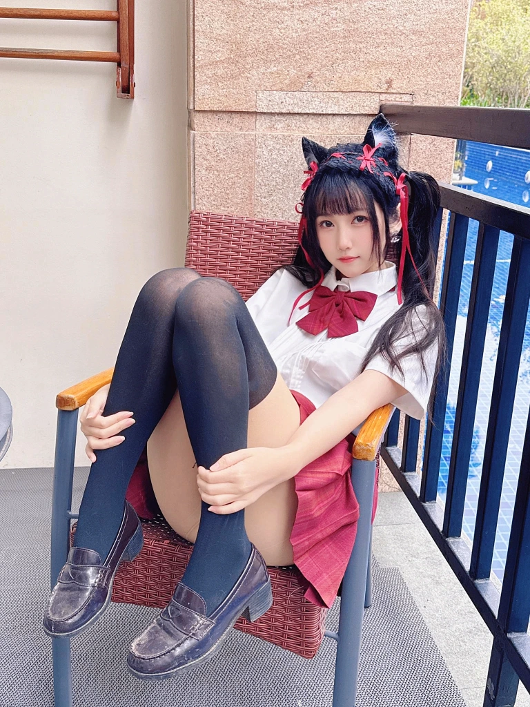 不呆猫《温泉双马尾JK》主题写真：22张全套美图，含1个视频