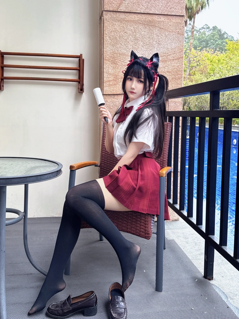 不呆猫《温泉双马尾JK》主题写真：22张全套美图，含1个视频