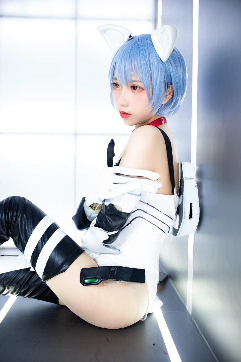 果咩酱《绫波丽》主题写真：18张全套美图