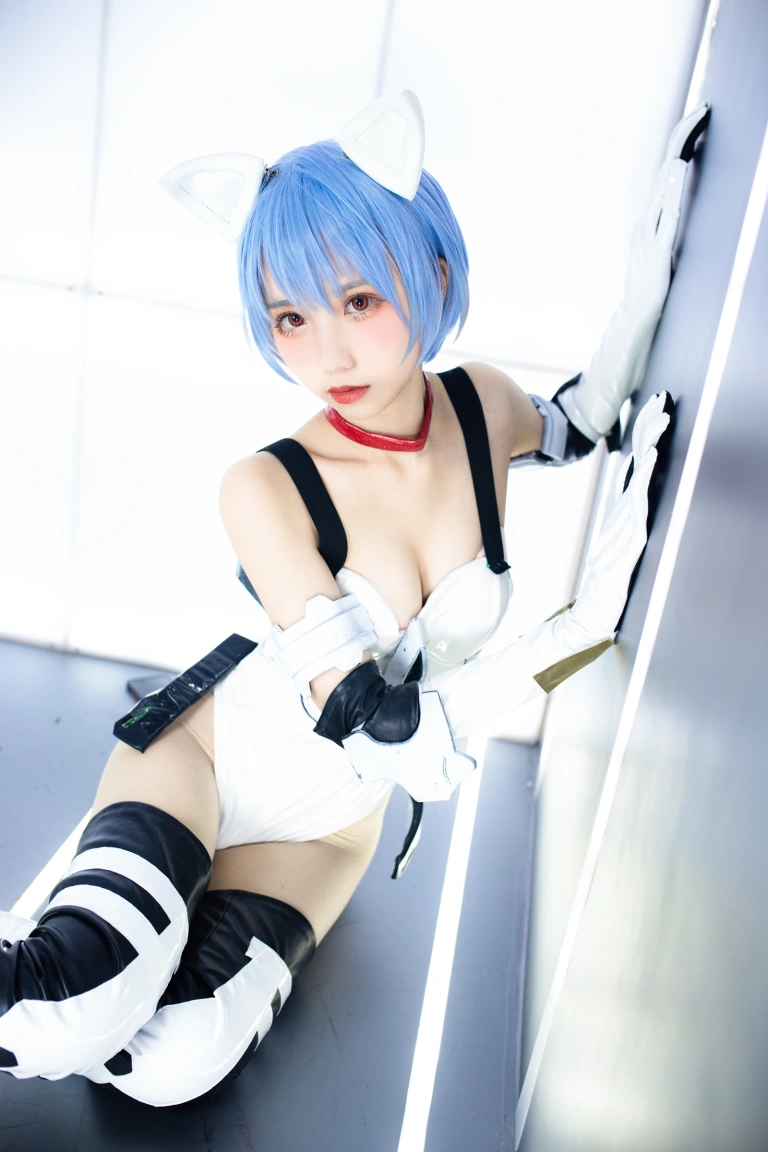 果咩酱《绫波丽》主题写真：18张全套美图