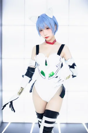 果咩酱《绫波丽》主题写真：18张全套美图
