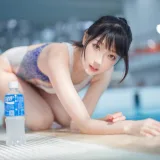 周叽是可爱兔兔《竞泳》主题写真：33张全套美图