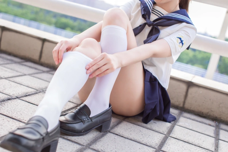 雯仔不讲道理《JK》主题写真：20张全套美图