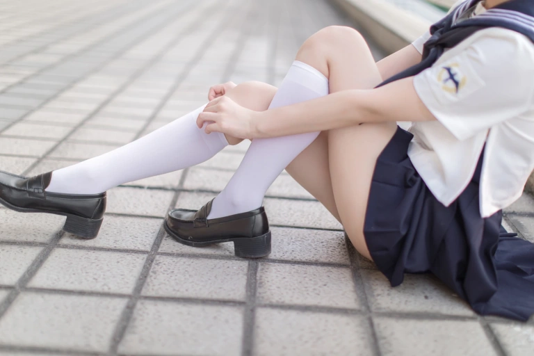 雯仔不讲道理《JK》主题写真：20张全套美图