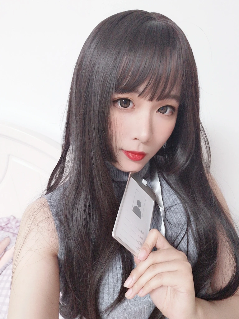 轩萧学姐《NO.04 – 职场新人OL》主题写真：29张全套美图