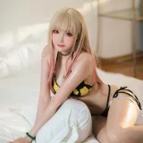 瓜希酱《喜多川海梦泳装》主题写真：20张全套美图