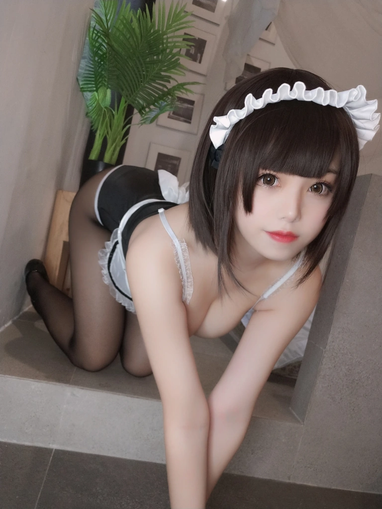 蜜汁猫裘《女仆》主题写真：42张全套美图，含4个视频