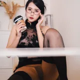 不呆猫《黑旗袍过膝袜御姐》主题写真：42张全套美图