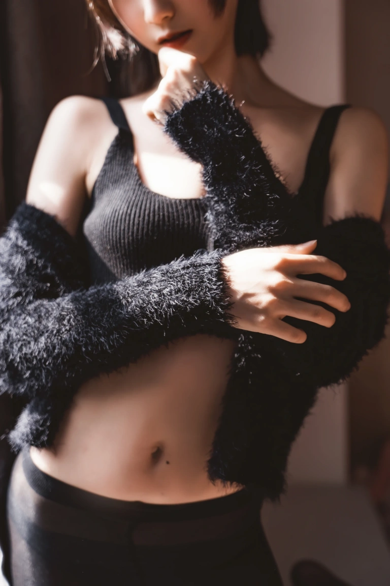 木棉棉《黑丝私房》主题写真：83张全套美图