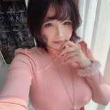 阿半今天很开心《兴趣使然的自拍包》主题写真：87张全套美图，含5个视频
