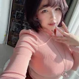 阿半今天很开心《兴趣使然的自拍包》主题写真：87张全套美图，含5个视频