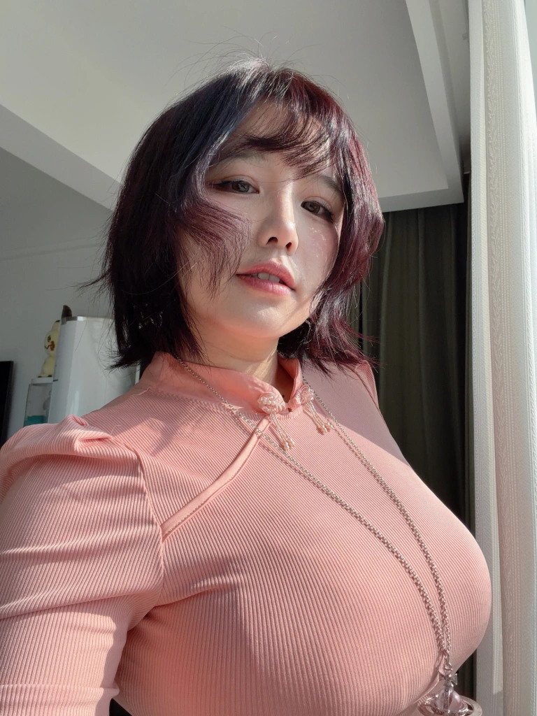 阿半今天很开心《兴趣使然的自拍包》主题写真：87张全套美图，含5个视频