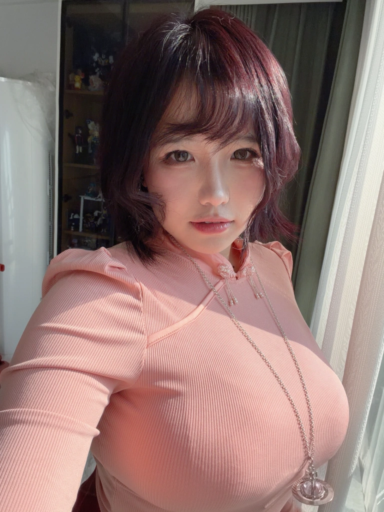 阿半今天很开心《兴趣使然的自拍包》主题写真：87张全套美图，含5个视频