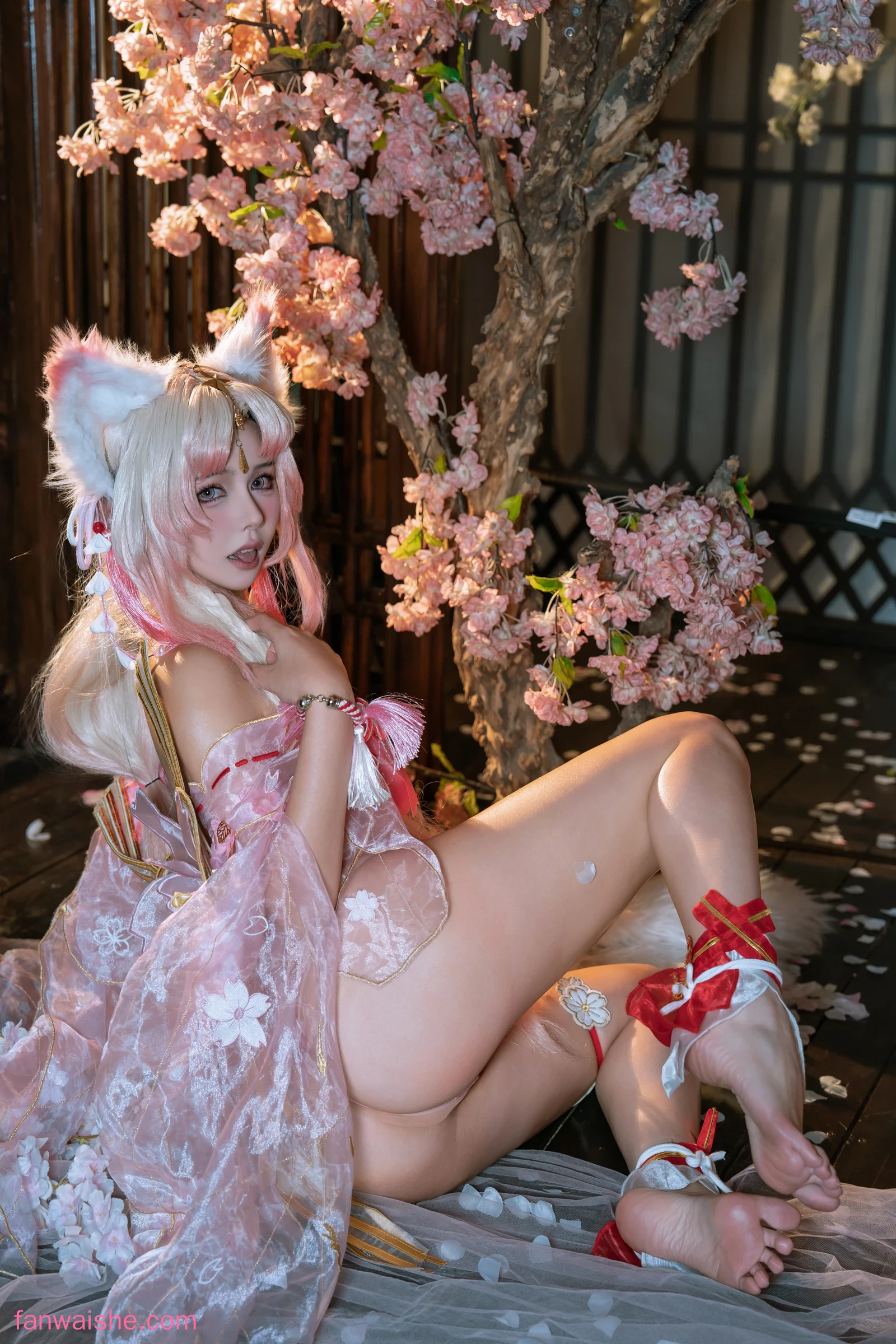 七月喵子 七月喵子 NO.050 - 胡桃和殷紫萍cos
