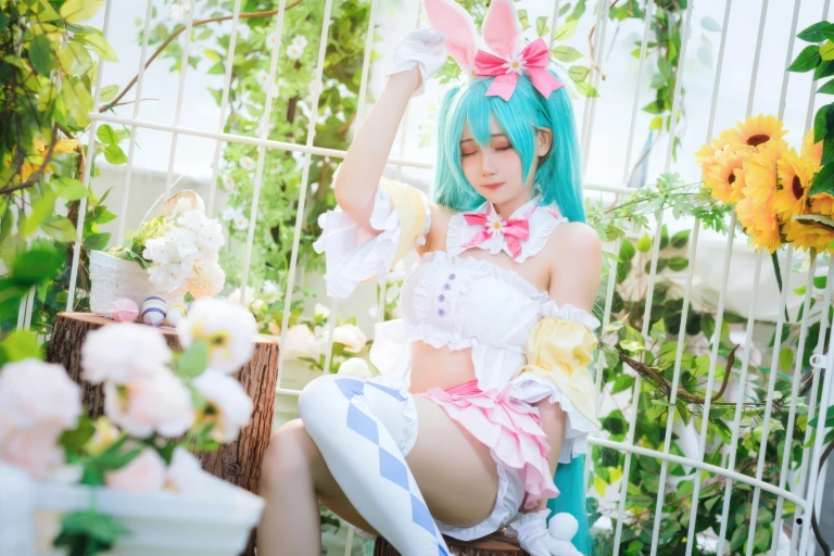 焖焖碳《初音未来复活节兔子》主题写真：22张全套美图