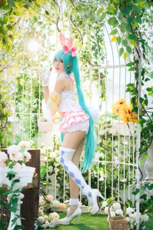 焖焖碳《初音未来复活节兔子》主题写真：22张全套美图