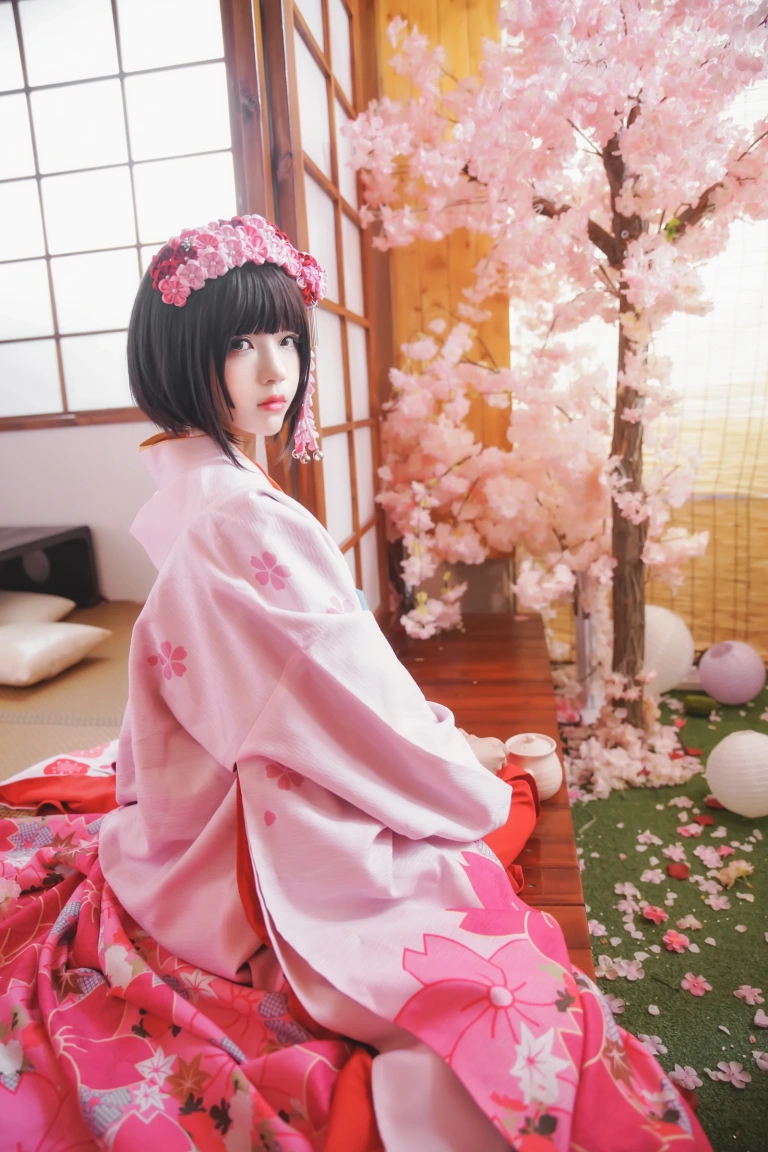 桜桃喵《加藤惠 和服》主题写真：23张全套美图