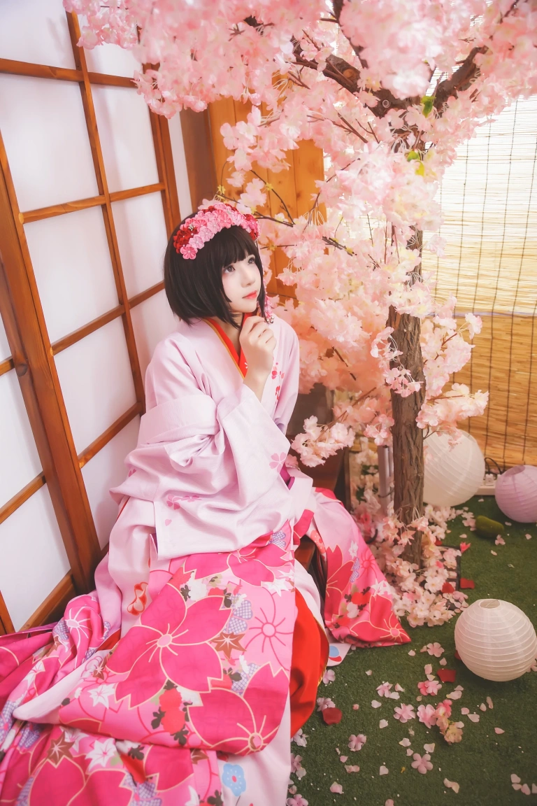 桜桃喵《加藤惠 和服》主题写真：23张全套美图