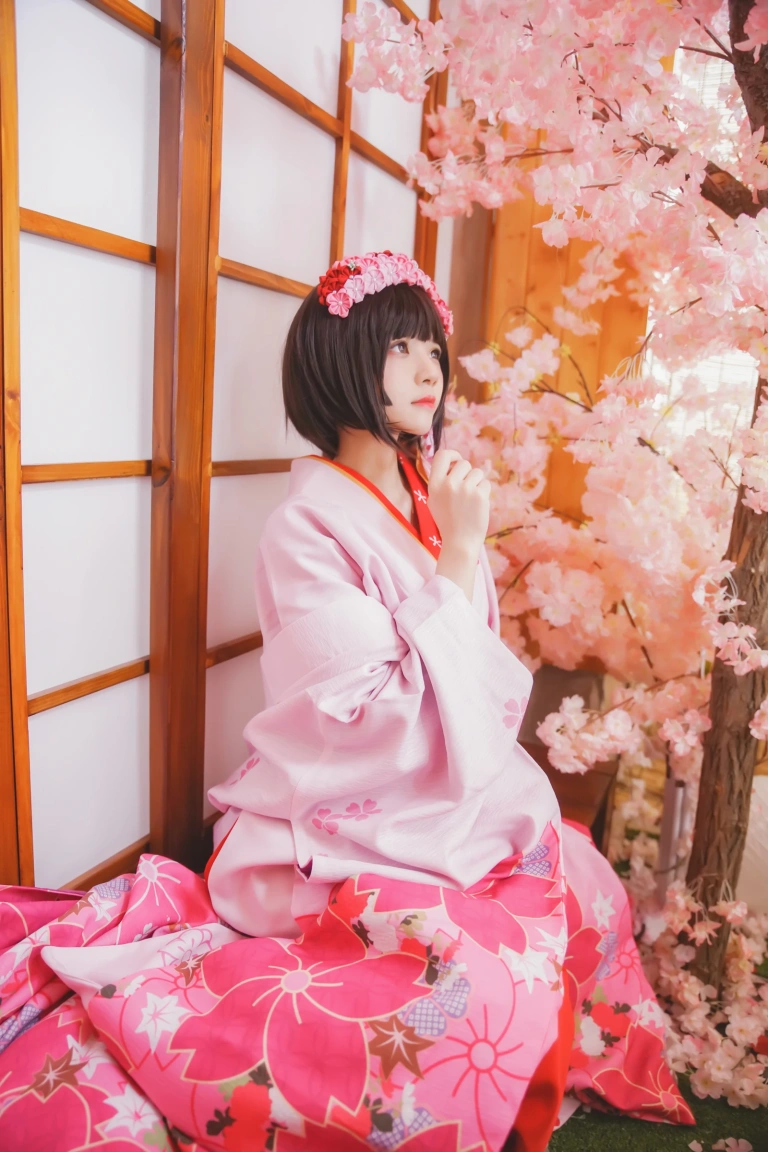桜桃喵《加藤惠 和服》主题写真：23张全套美图
