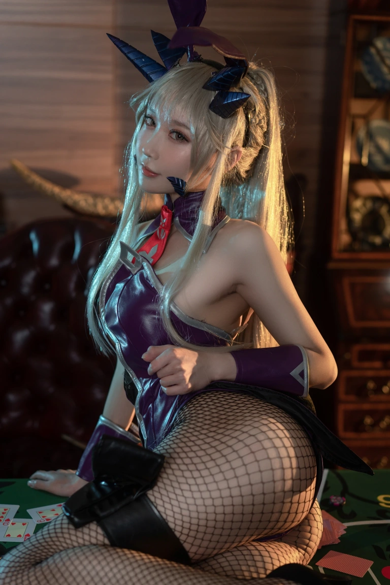 阿包也是兔娘《黑枪呆兔女郎》主题写真：25张全套美图