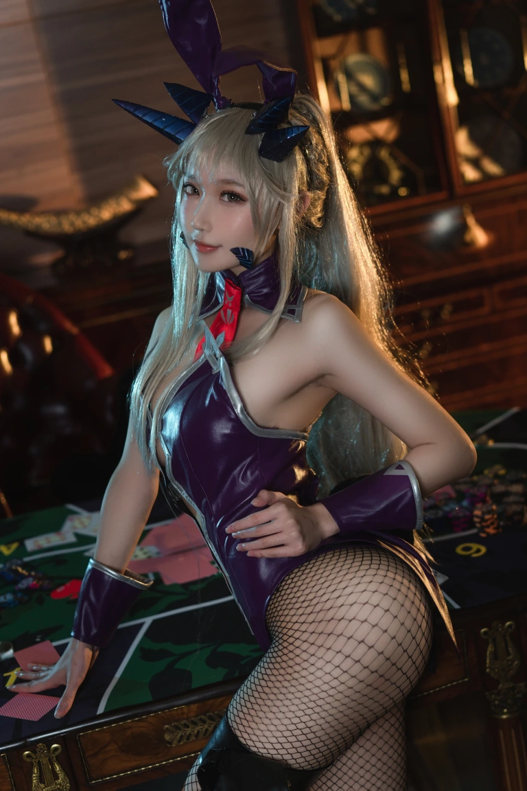 阿包也是兔娘《黑枪呆兔女郎》主题写真：25张全套美图