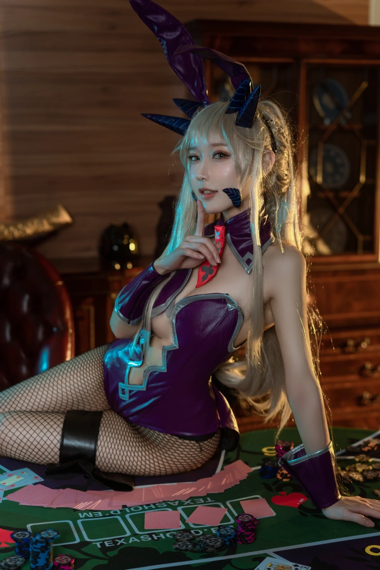 阿包也是兔娘《黑枪呆兔女郎》主题写真：25张全套美图