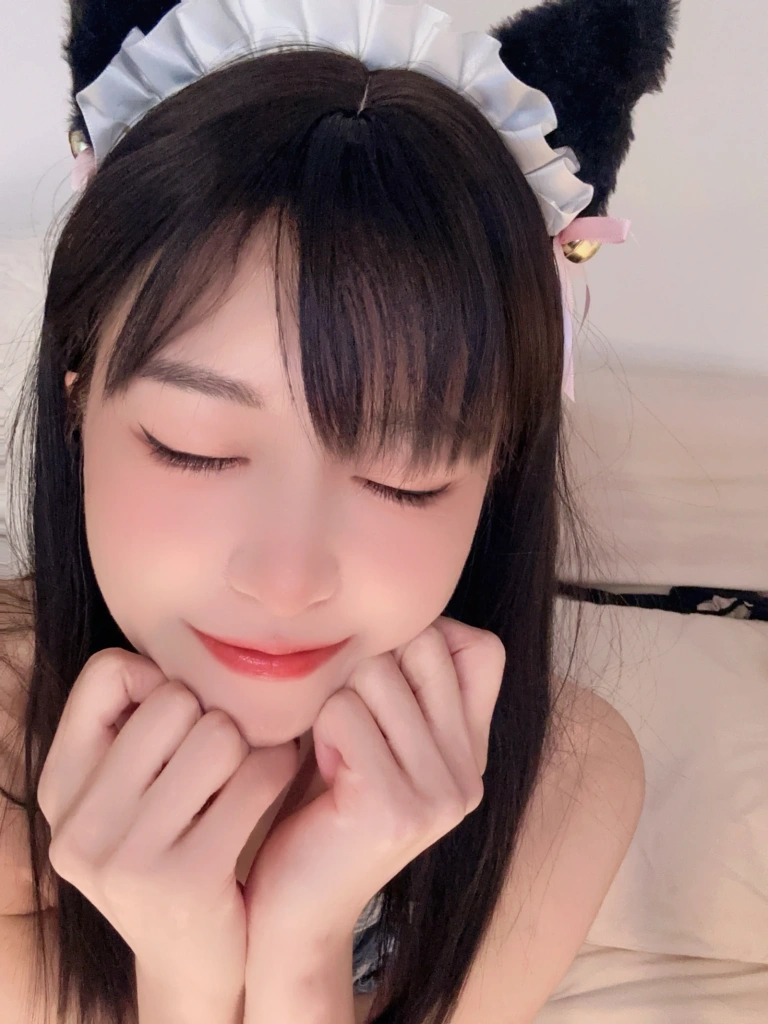 布丁大法《蓝白条纹喵》主题写真：26张全套美图，含9个视频