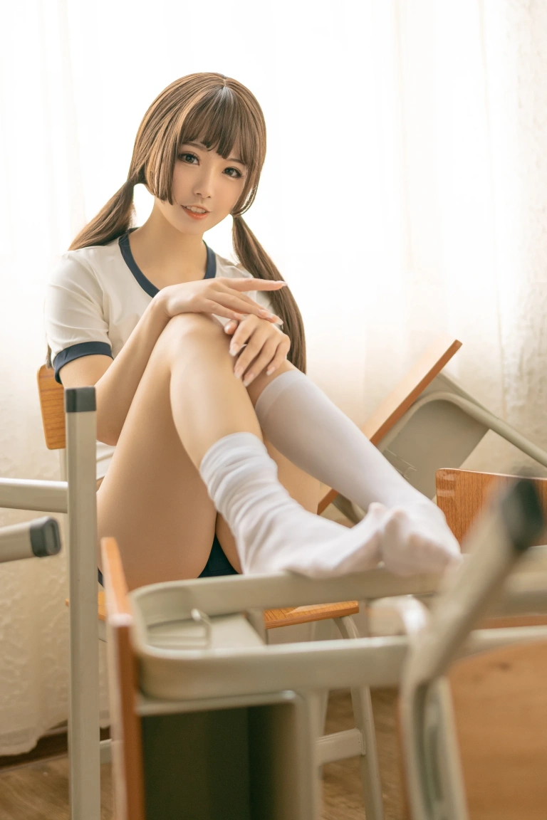 桃良阿宅《体操服》主题写真：31张全套美图