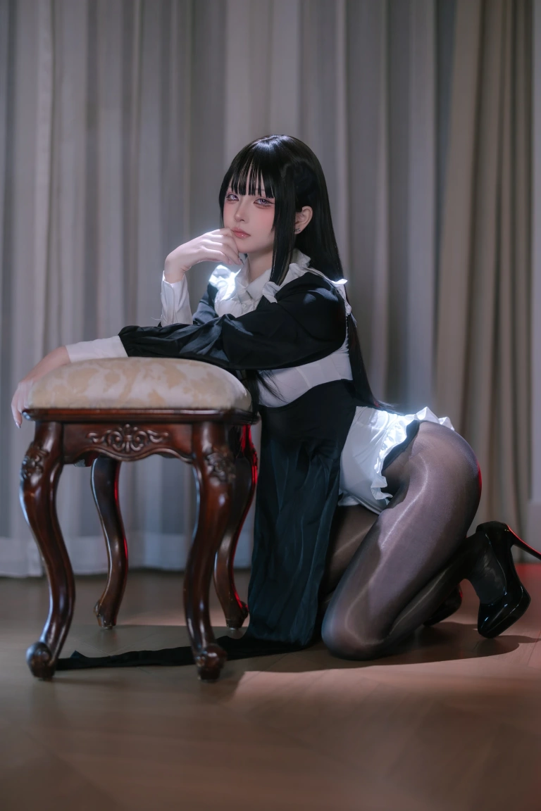 屿鱼《黑丝修女》主题写真：40张全套美图