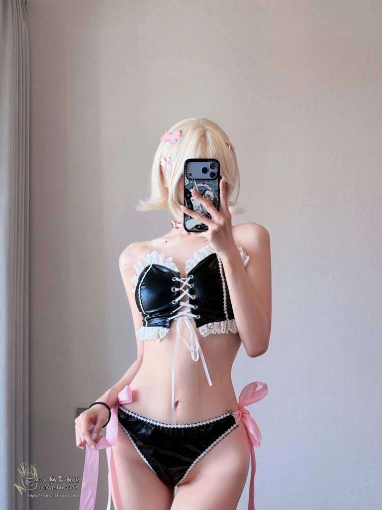 麻薯好吃《蝴蝶结礼物》主题写真：50张全套美图