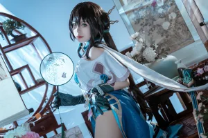 虎森森《崩坏·星穹铁道 阮梅》主题写真：50张全套美图