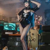 蜜汁猫裘《胶衣女警》主题写真：51张全套美图