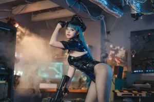 蜜汁猫裘《胶衣女警》主题写真：51张全套美图
