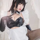 白烨《胶衣魅魔姐姐》主题写真：58张全套美图，含4个视频