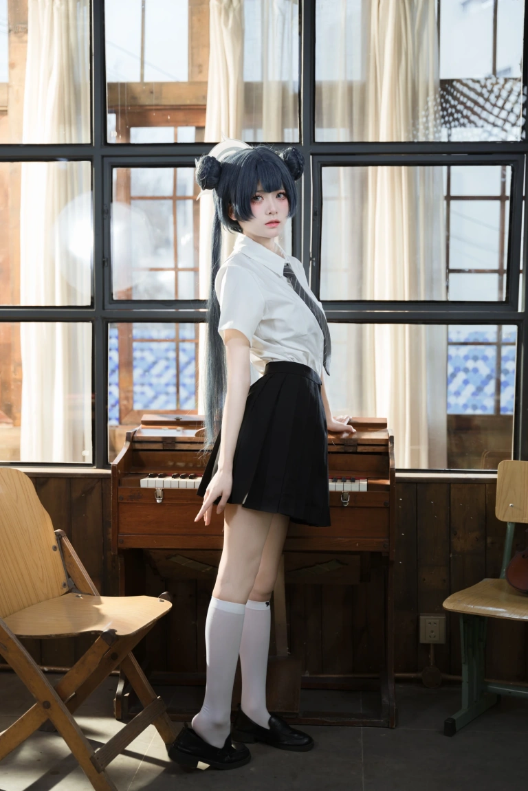 九柒喵《妃咲JK》主题写真：61张全套美图