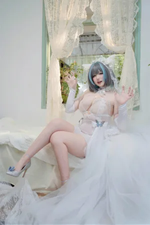 阿半今天很开心《碧蓝航线 柴郡誓约花嫁》主题写真：130张全套美图，含4个视频