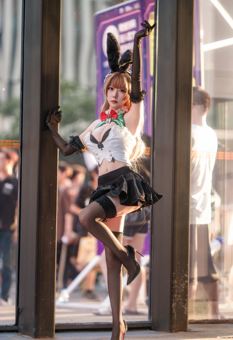 香草喵露露《碧蓝航线 莫妮卡》主题写真：18张全套美图