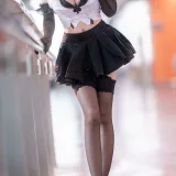 香草喵露露《碧蓝航线 莫妮卡》主题写真：18张全套美图