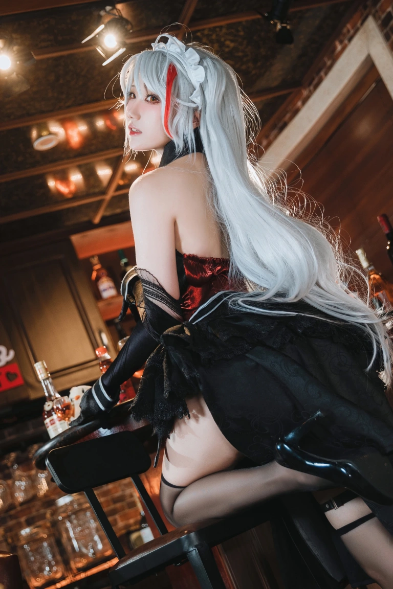 瓜希酱《欧根亲王沉醉于夜》主题写真：20张全套美图