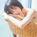木棉棉《暖冬的海 米色裙子》主题写真：22张全套美图
